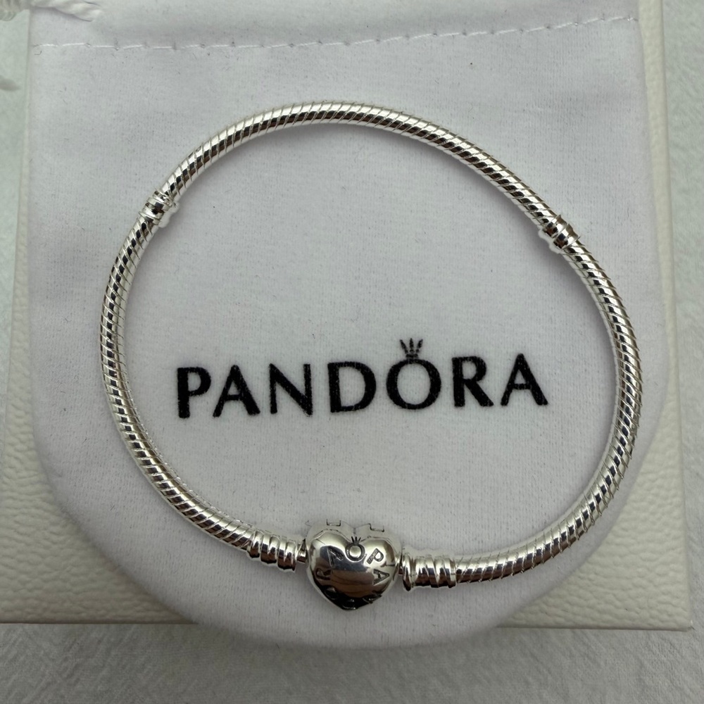 Pandora Moments Heart Clasp Bangle 7.5 in - Picture 3 of 7